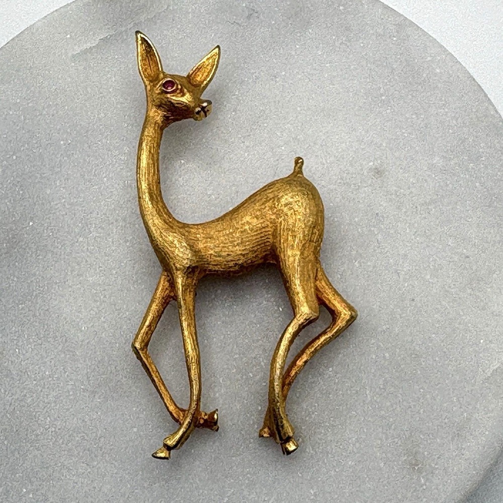 Vintage Deer Brooch Pin Brushed Goldtone Glass Eyes MCM Retro Christmas
